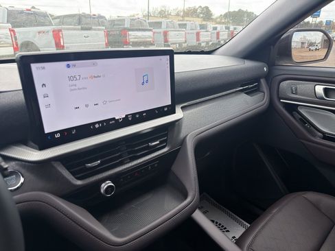 New 2026 Ford Explorer Platinum image 33