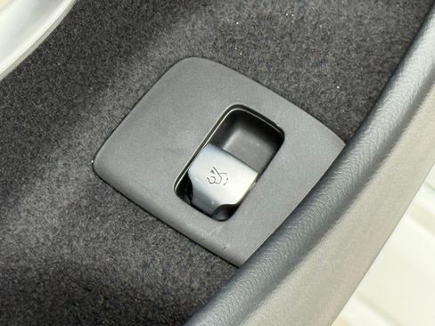 Used 2026 Mercedes-Benz E 350 Sedan image 26