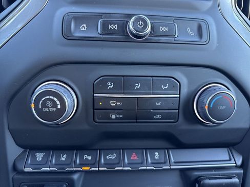 Used 2025 Chevrolet Silverado 2500 W/T image 18