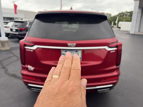 Used 2023 Cadillac XT6 Premium Luxury w/ Platinum Package AWD/4WD image 8