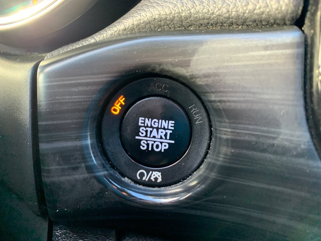 Used 2020 Jeep Grand Cherokee Altitude AWD/4WD image 24