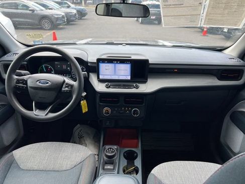 Certified 2022 Ford Maverick XLT FWD image 8