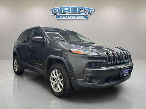 Used 2015 Jeep Cherokee Latitude w/ Cold Weather Group AWD/4WD image 1