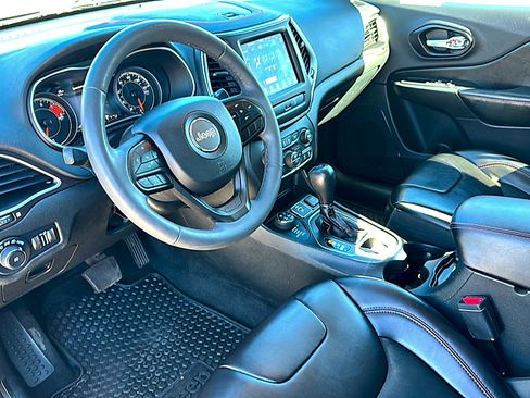 Used 2022 Jeep Cherokee Trailhawk w/ Trailer Tow Group image 12