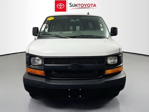 Used 2017 Chevrolet Express 3500 Extended image 28