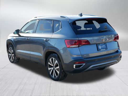Certified 2022 Volkswagen Taos SE w/ Panoramic Sunroof Package image 5