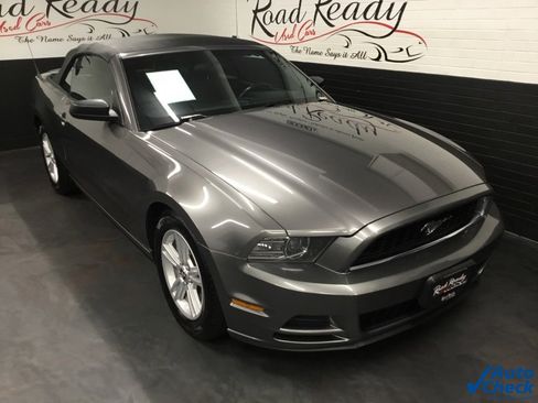 Used 2014 Ford Mustang Convertible image 13