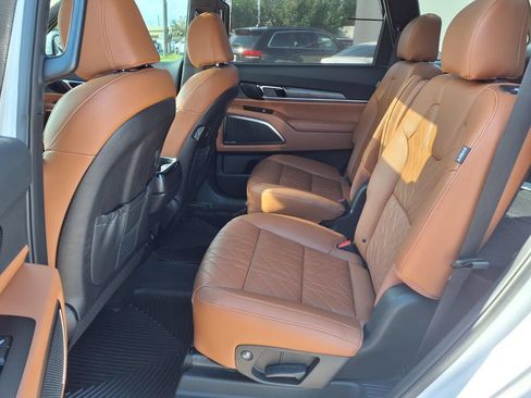 Used 2024 Kia Telluride SX Prestige X-Pro AWD/4WD image 12