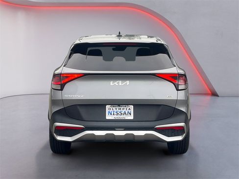 Used 2024 Kia Sportage LX image 4