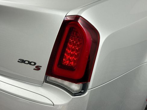 Used 2021 Chrysler 300 S image 34