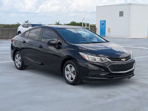 Used 2017 Chevrolet Cruze LS FWD image 3