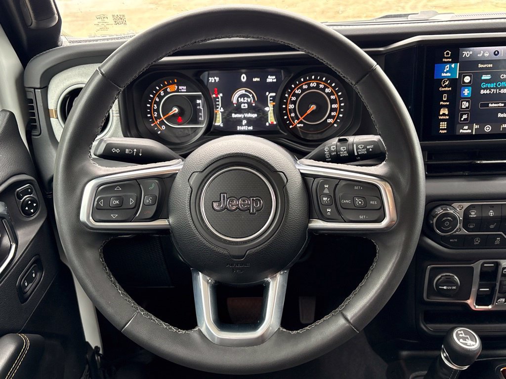Used 2025 Jeep Wrangler Unlimited Sahara AWD/4WD image 30