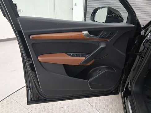 Used 2023 Audi Q5 2.0T Premium w/ Convenience Package image 19