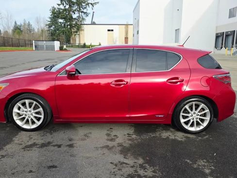 Used 2013 Lexus CT 200h image 2