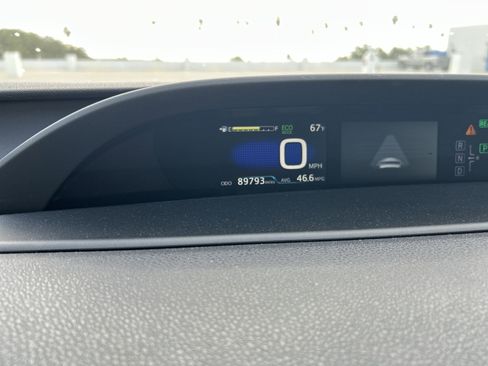 Used 2016 Toyota Prius Two w/ Preferred Accessory Package FWD image 10