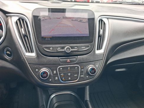 Used 2020 Chevrolet Malibu Premier FWD image 19