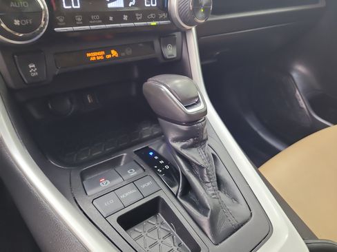 Certified 2022 Toyota RAV4 XLE Premium FWD image 25