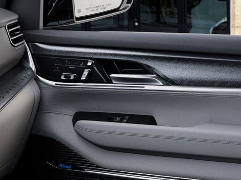 New 2026 Jeep Grand Wagoneer Summit image 25