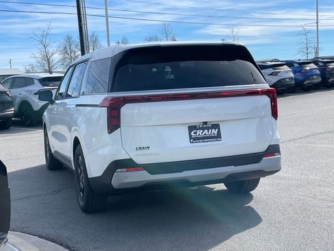 New 2026 Kia Carnival FWD image 5