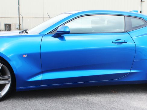 Used 2017 Chevrolet Camaro LT w/ RS Package image 2