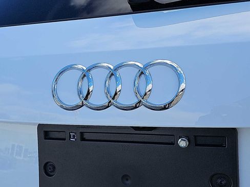 Used 2025 Audi Q3 2.0T Premium image 31