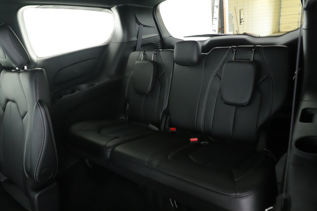 New 2027 Chrysler Pacifica Select FWD image 28