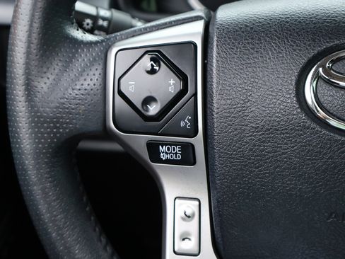 Used 2022 Toyota 4Runner Limited AWD/4WD image 15