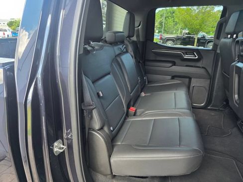 Used 2025 GMC Sierra 1500 SLT AWD/4WD image 14