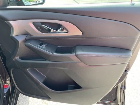 Used 2022 Chevrolet Traverse LT image 29