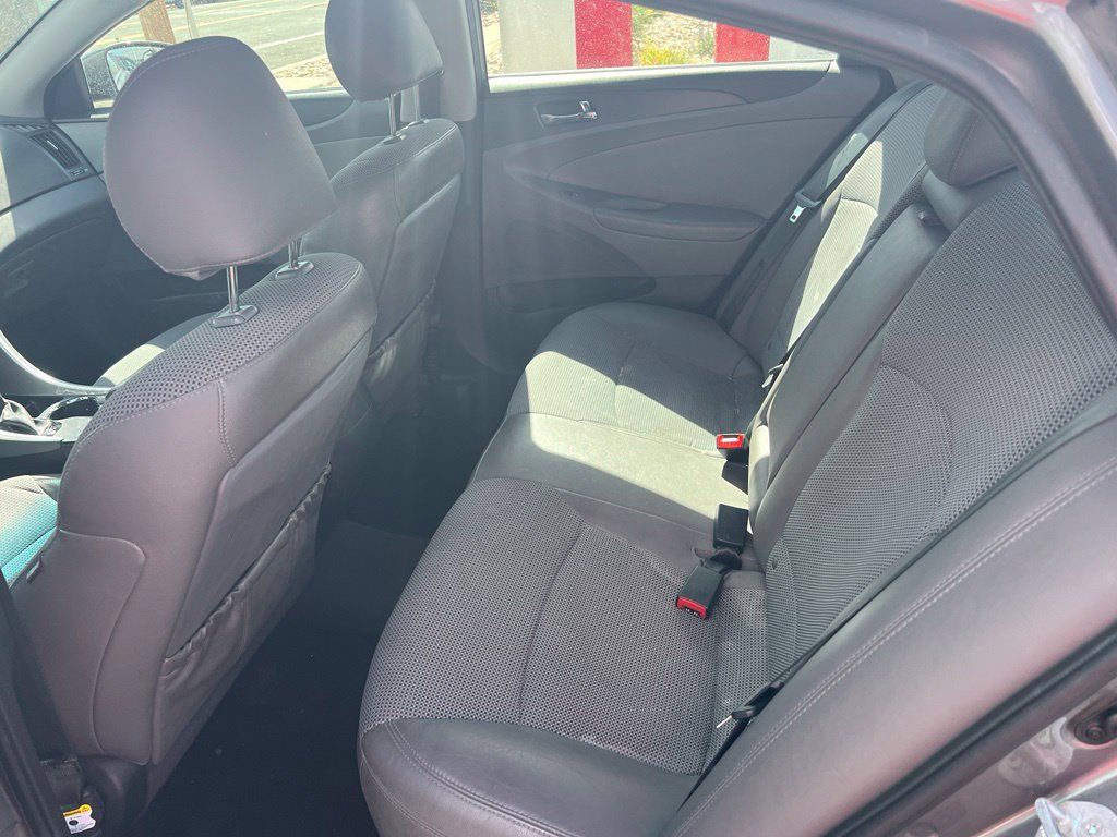 Used 2013 Hyundai Sonata SE FWD image 8