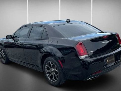 Used 2018 Chrysler 300 S AWD/4WD image 11