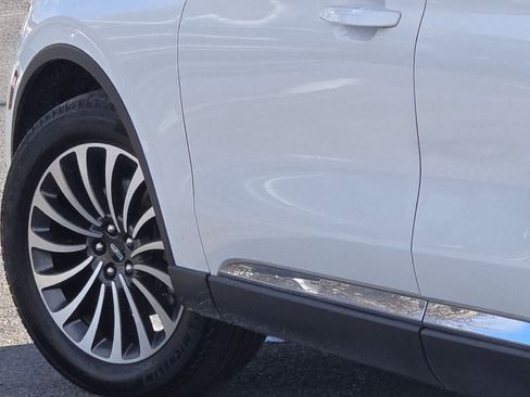 Used 2020 Lincoln Aviator Reserve w/ Elements Package Plus image 17