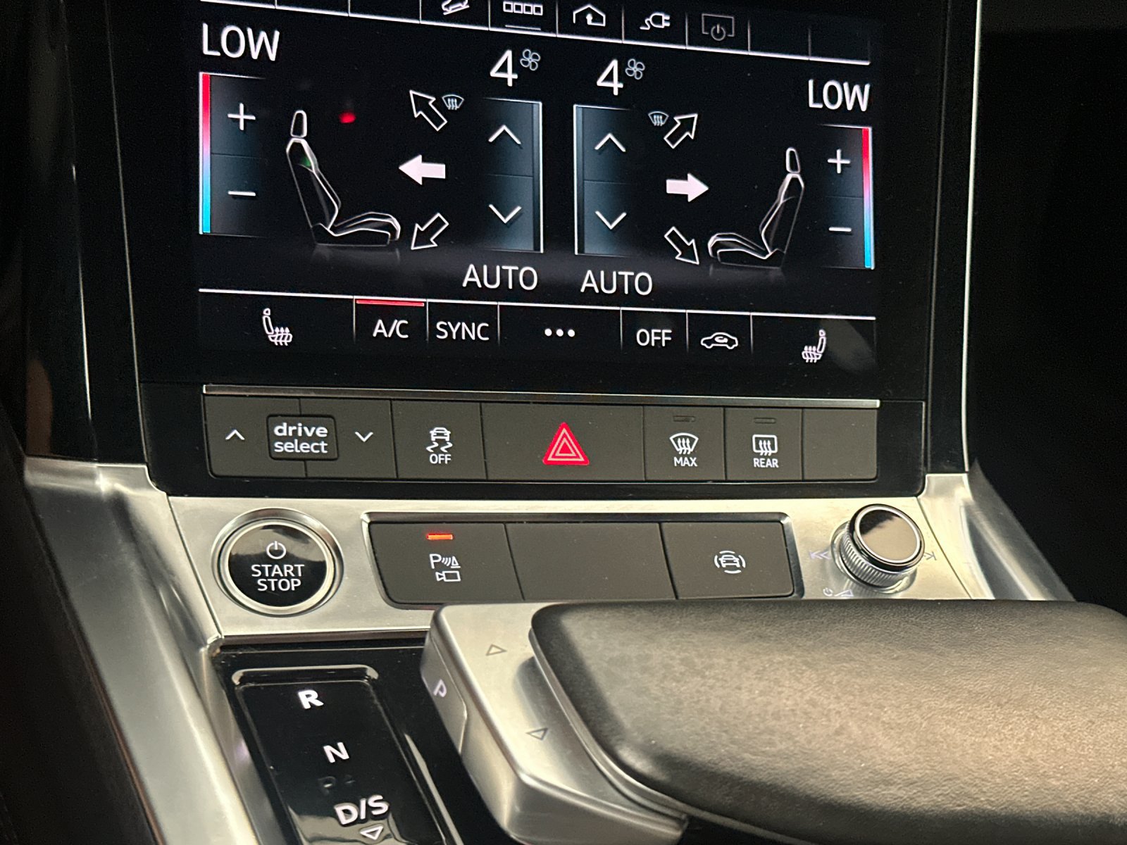 Used 2024 Audi Q8 e-tron Premium AWD/4WD image 20