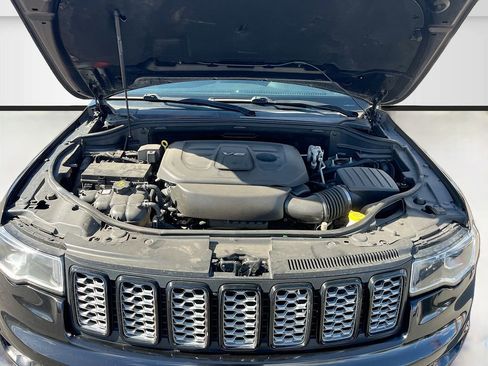 Used 2019 Jeep Grand Cherokee Laredo image 29