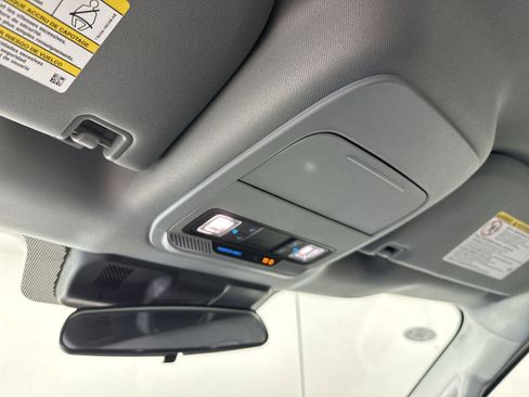 Used 2025 Ford F250 XLT image 9