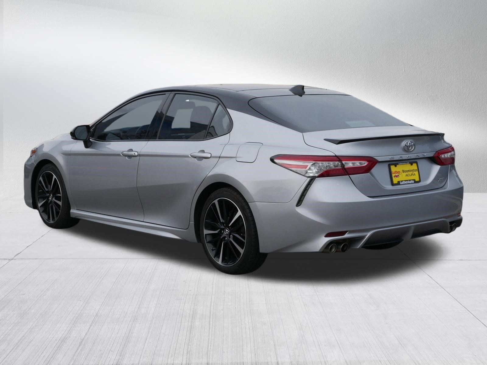 Used 2019 Toyota Camry XSE FWD image 5