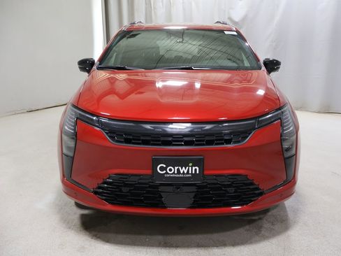 New 2027 Chrysler Pacifica Limited w/ S Appearance Package AWD/4WD image 2