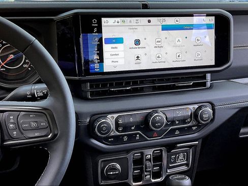 Certified 2025 Jeep Gladiator Sport image 6