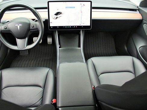 Used 2018 Tesla Model 3 Performance AWD/4WD image 2