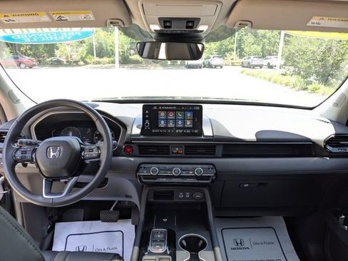Certified 2024 Honda Pilot Touring image 14