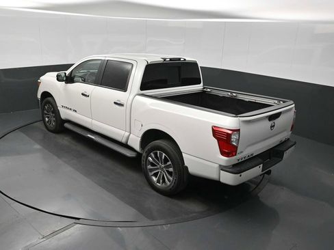 Used 2019 Nissan Titan SL image 19