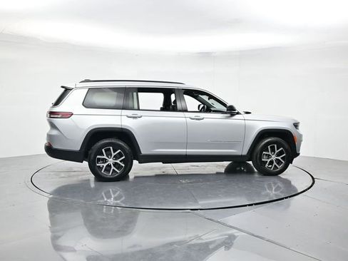 Used 2025 Jeep Grand Cherokee L Limited AWD/4WD image 2