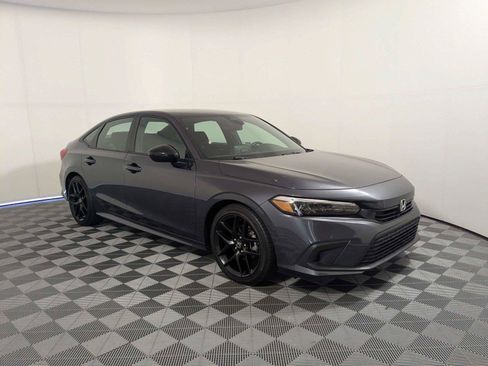 Used 2023 Honda Civic Sport image 3