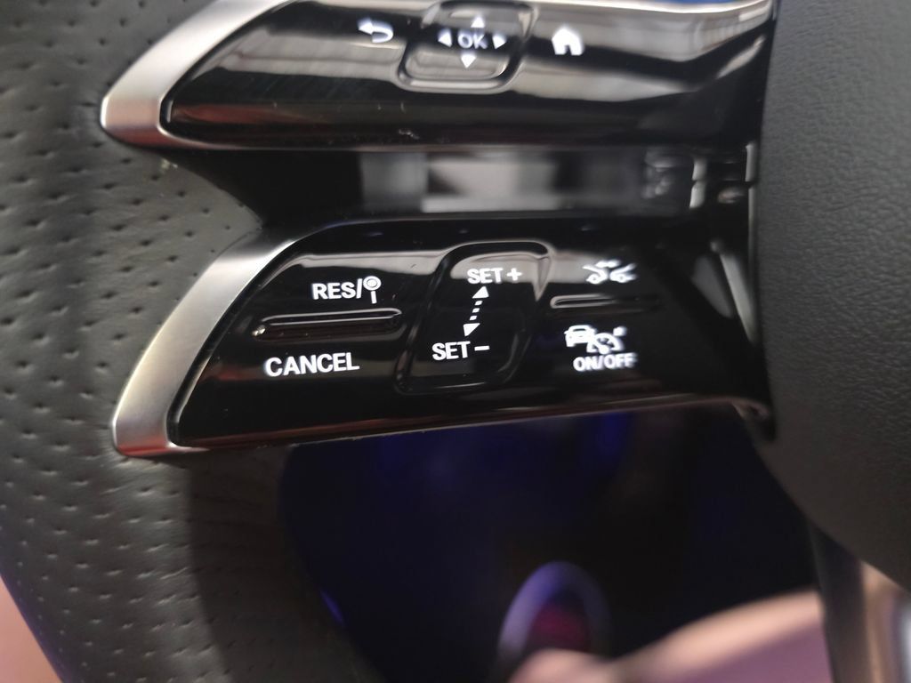 Used 2024 Mercedes-Benz GLC 300 4MATIC image 21