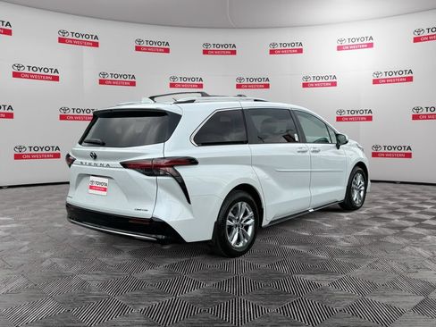 Used 2026 Toyota Sienna Limited AWD/4WD image 5