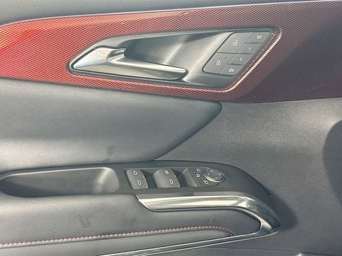 Used 2024 Chevrolet Traverse RS image 17