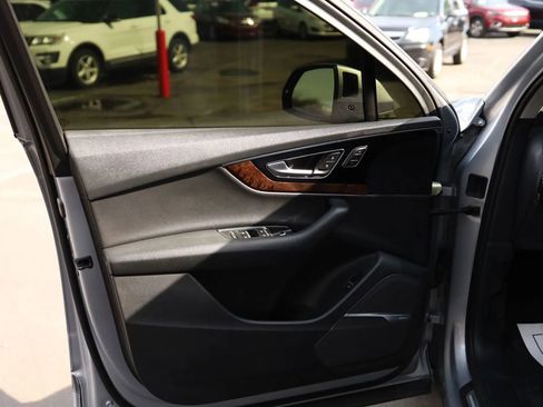 Used 2018 Audi Q7 3.0T Premium Plus w/ Premium Plus Package image 9