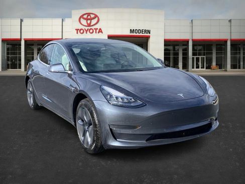 Used 2020 Tesla Model 3 Standard Range Plus image 3