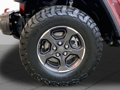 Used 2021 Jeep Gladiator Rubicon AWD/4WD image 10