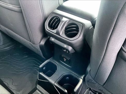 Used 2023 Jeep Gladiator Willys image 32